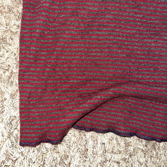 VINTAGE Disney Burgundy Long Sleeve Tee with Mickey Mouse “big cheese” - Picture 9 of 9